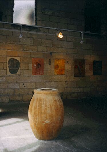 Exposition à la Chapelle des Capucins, Aigues-Mortes, France